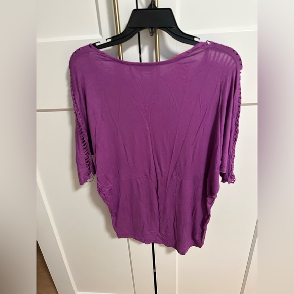 Guess - Picture 5 of 5